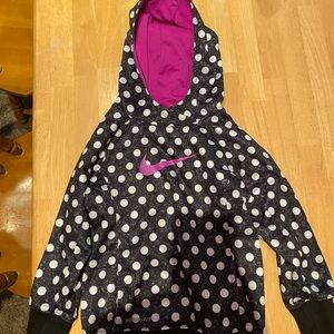 Little Girls Nike hooded therma fit sweatshirt